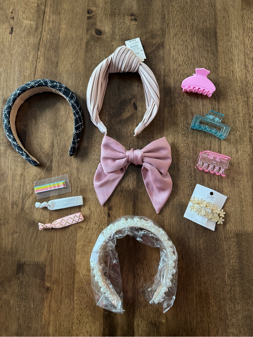 Women’s Hair Accessories 11 Item Lot- Headbands, Hair Ties, Claw Clips, Bows